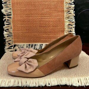 Isaac Mizrahi Nude Pink Suede Grosgrain Bow Chunky Heel Pumps Size 6.5